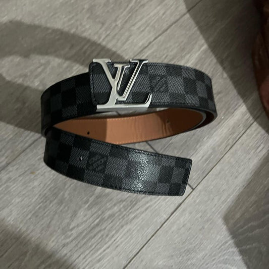£1 LV Belts