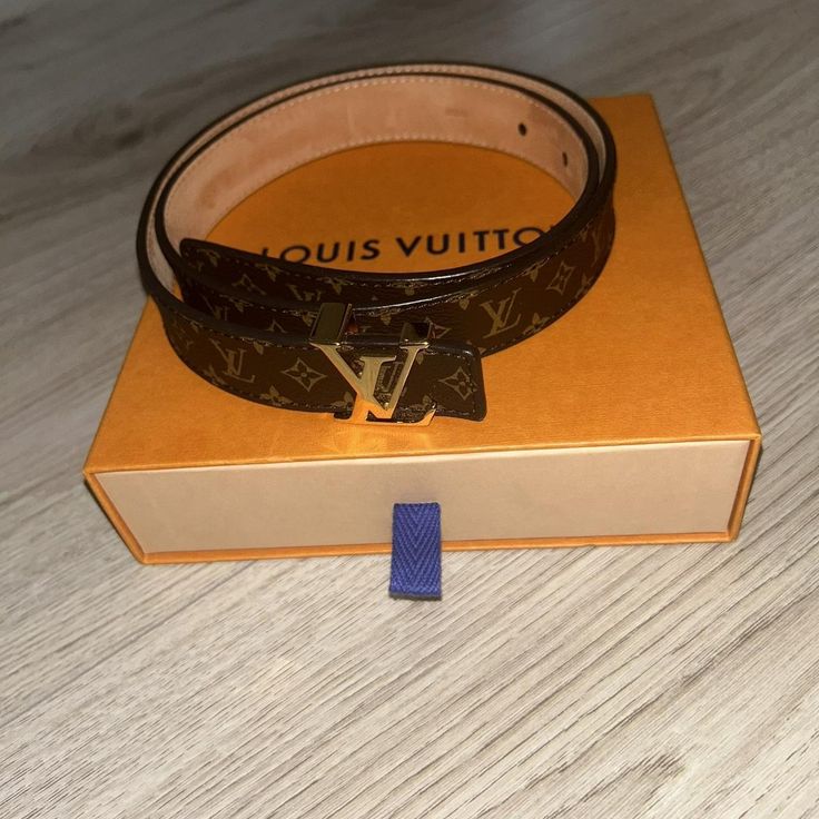 £1 LV Belts